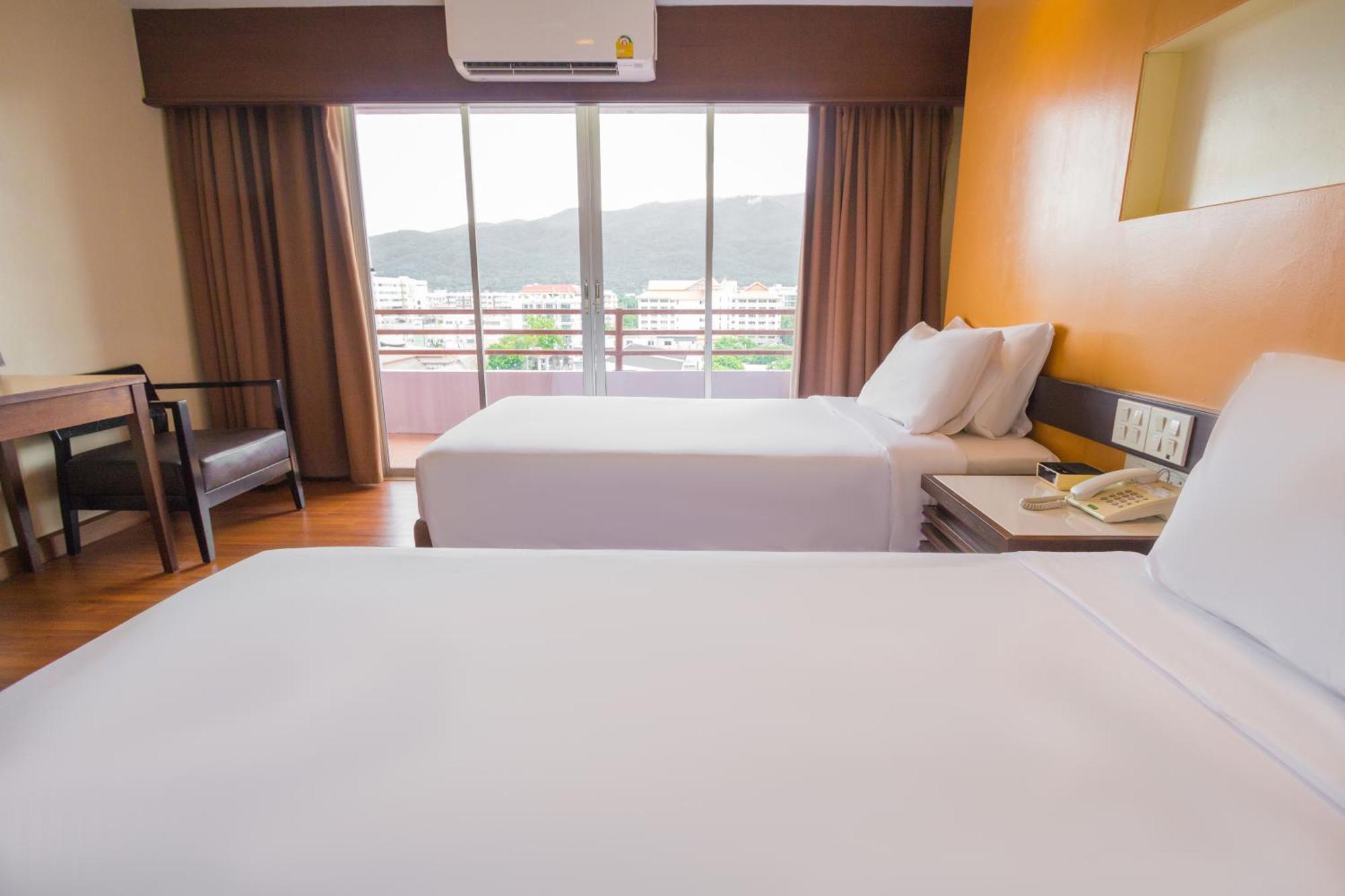 Mayflower Grande Hotel Chiang Mai Exterior foto