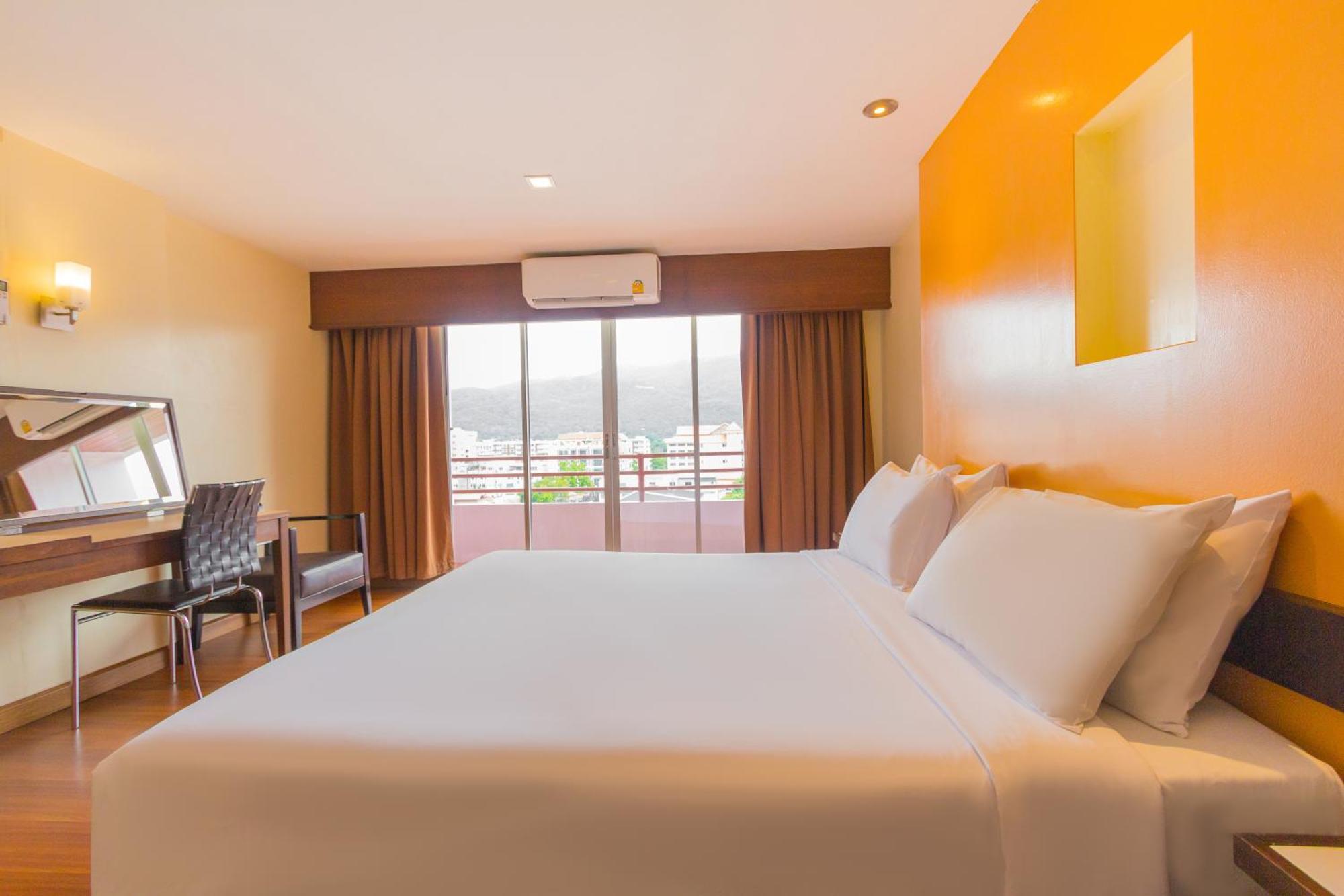 Mayflower Grande Hotel Chiang Mai Exterior foto